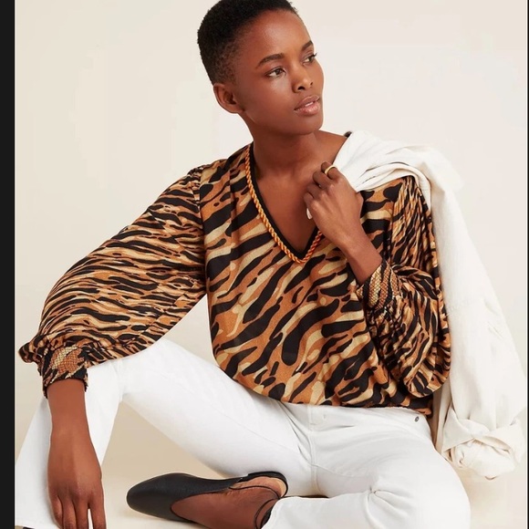 Women's Patrice Tiger Print Blouse - Picture 4 of 7